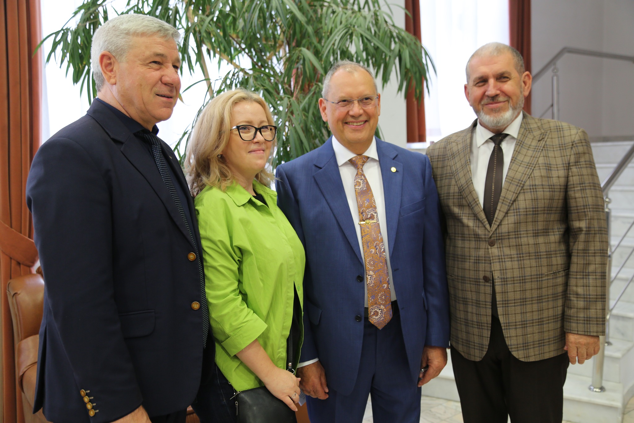 Eveniment Astăzi creăm viitorul invitat domnul Dumitru Dorin Prunariu